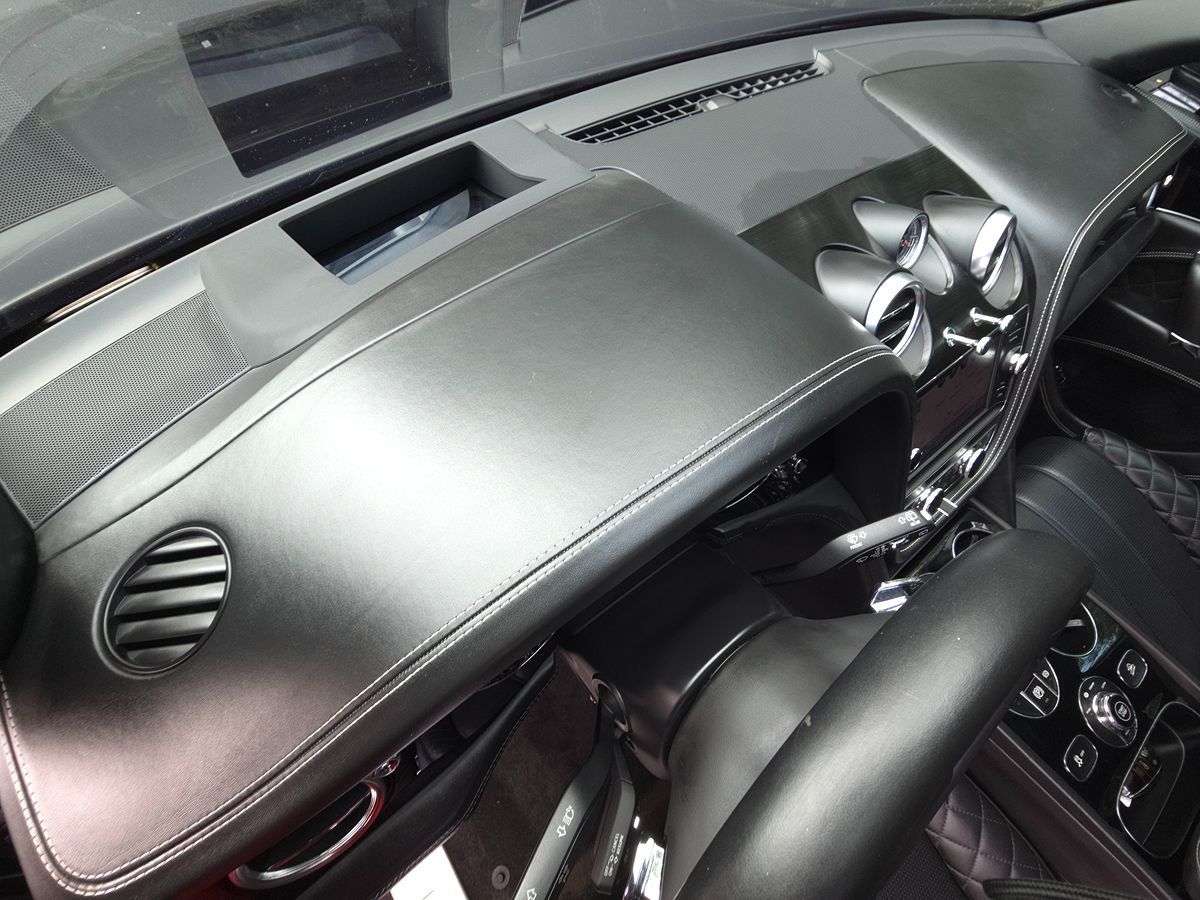 2020 Bentley Bentayga Base - Photo 11