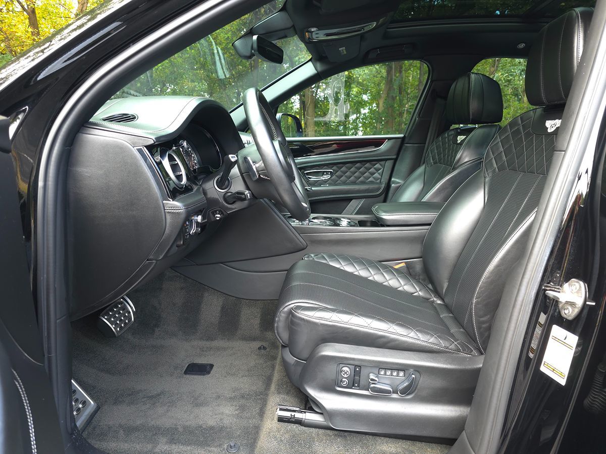 2020 Bentley Bentayga Hybrid photo 10