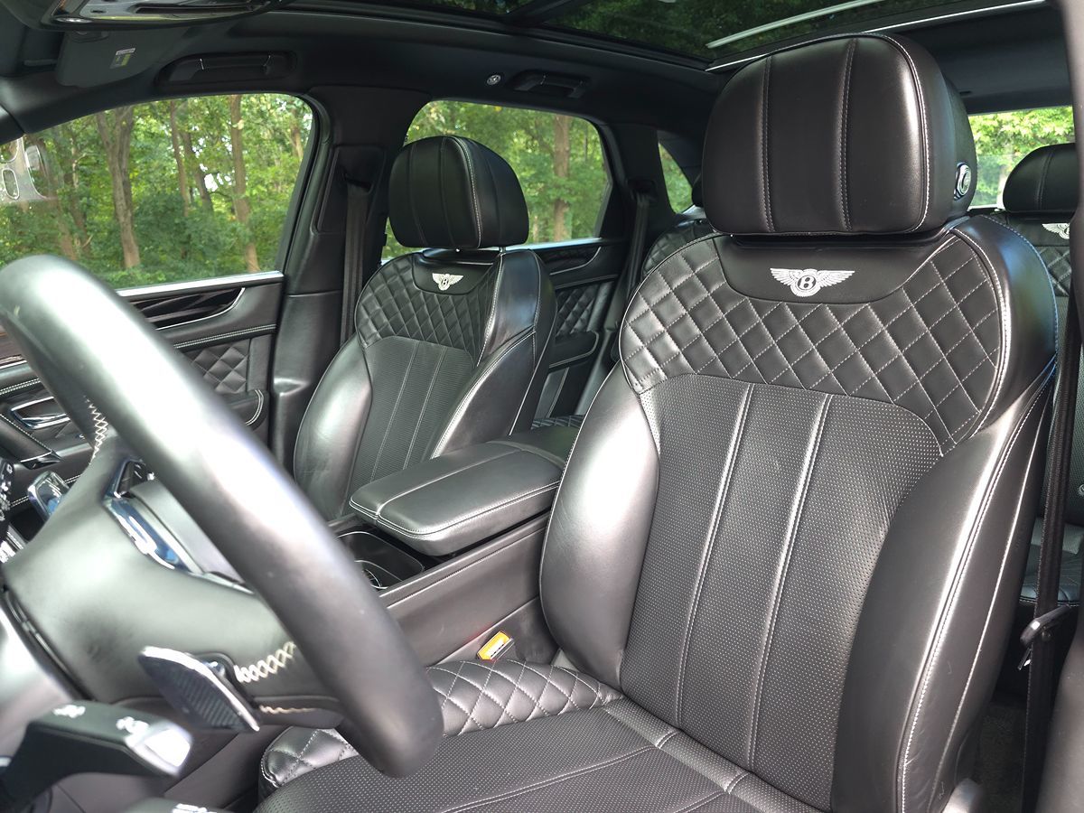 2020 Bentley Bentayga Hybrid photo 12