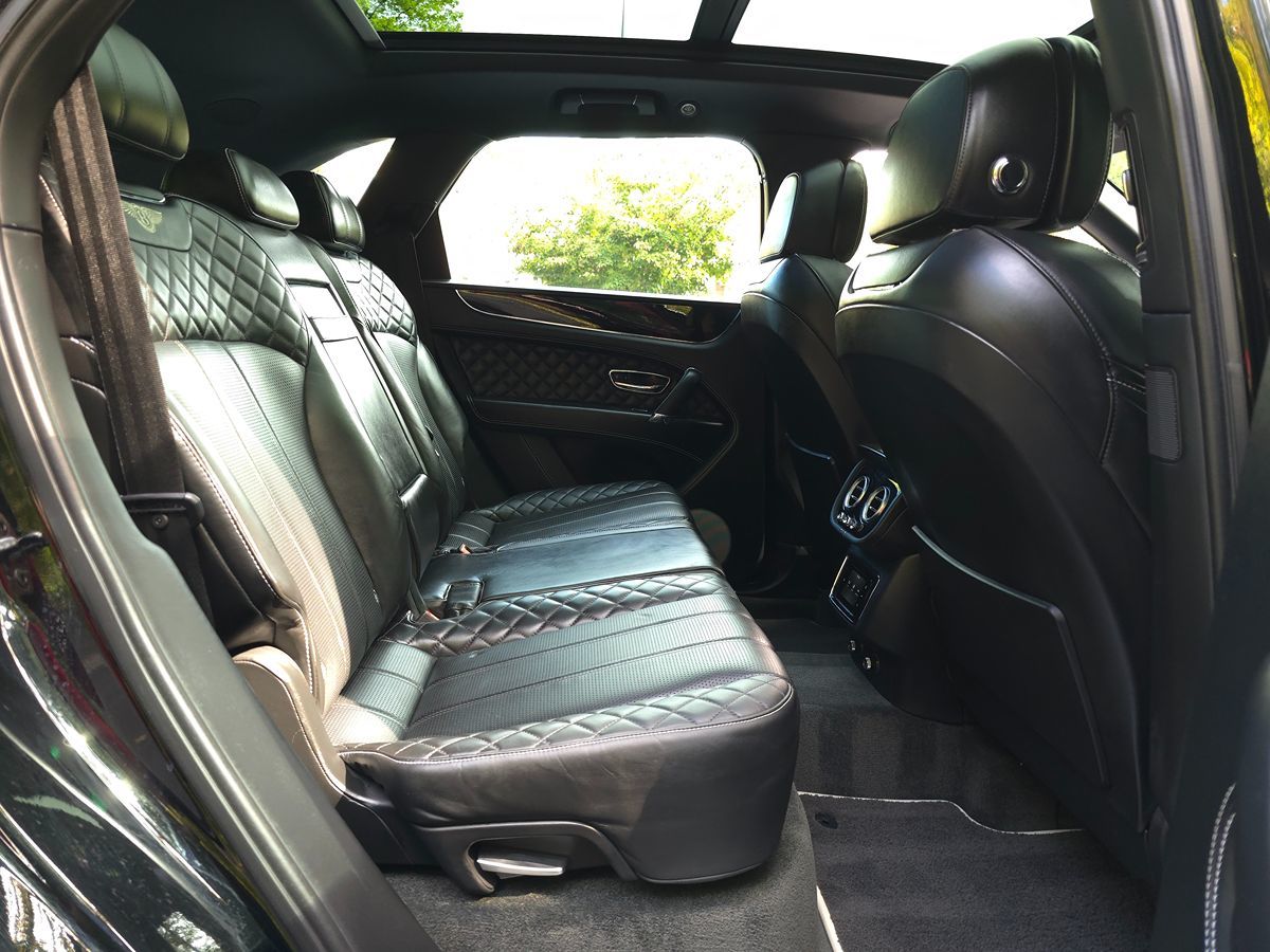 2020 Bentley Bentayga Hybrid photo 19