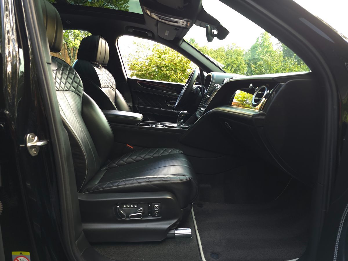 2020 Bentley Bentayga Base - Photo 29