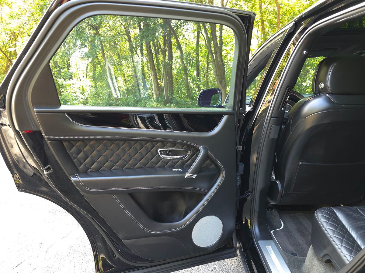 2020 Bentley Bentayga Base - Photo 33