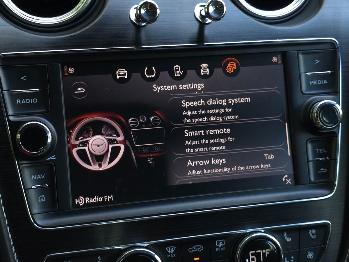 2020 Bentley Bentayga Hybrid photo 40