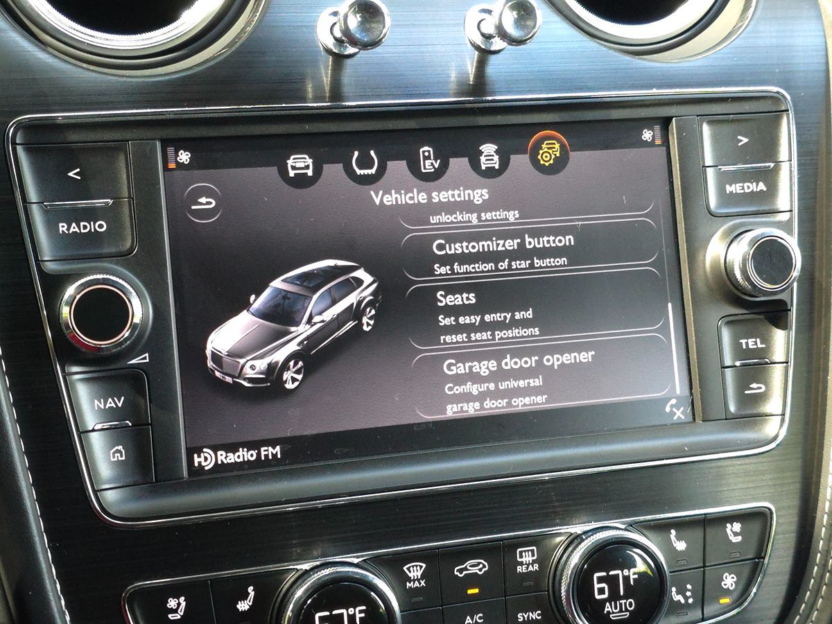 2020 Bentley Bentayga Hybrid photo 42