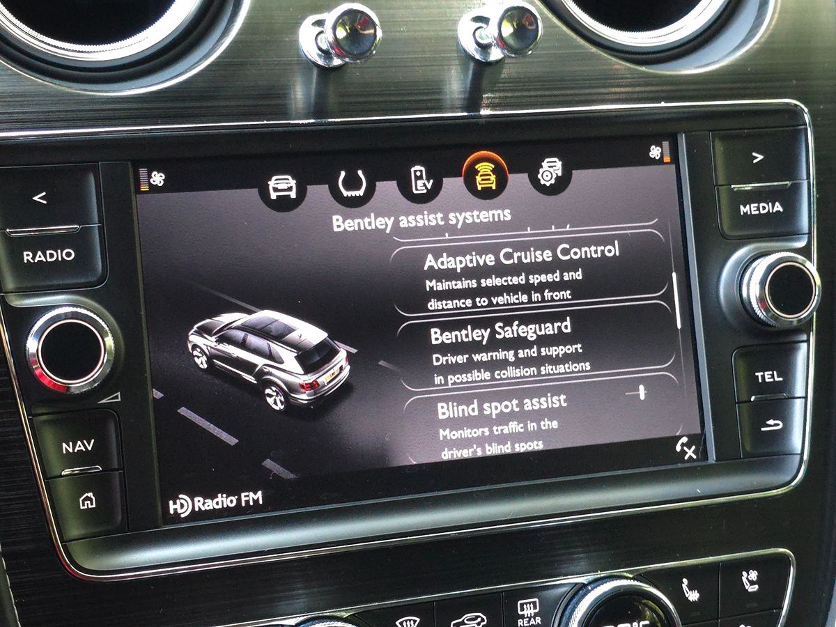 2020 Bentley Bentayga Hybrid photo 45