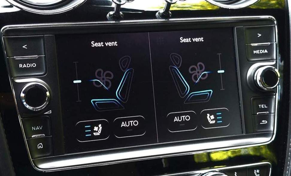 2020 Bentley Bentayga Base - Photo 59