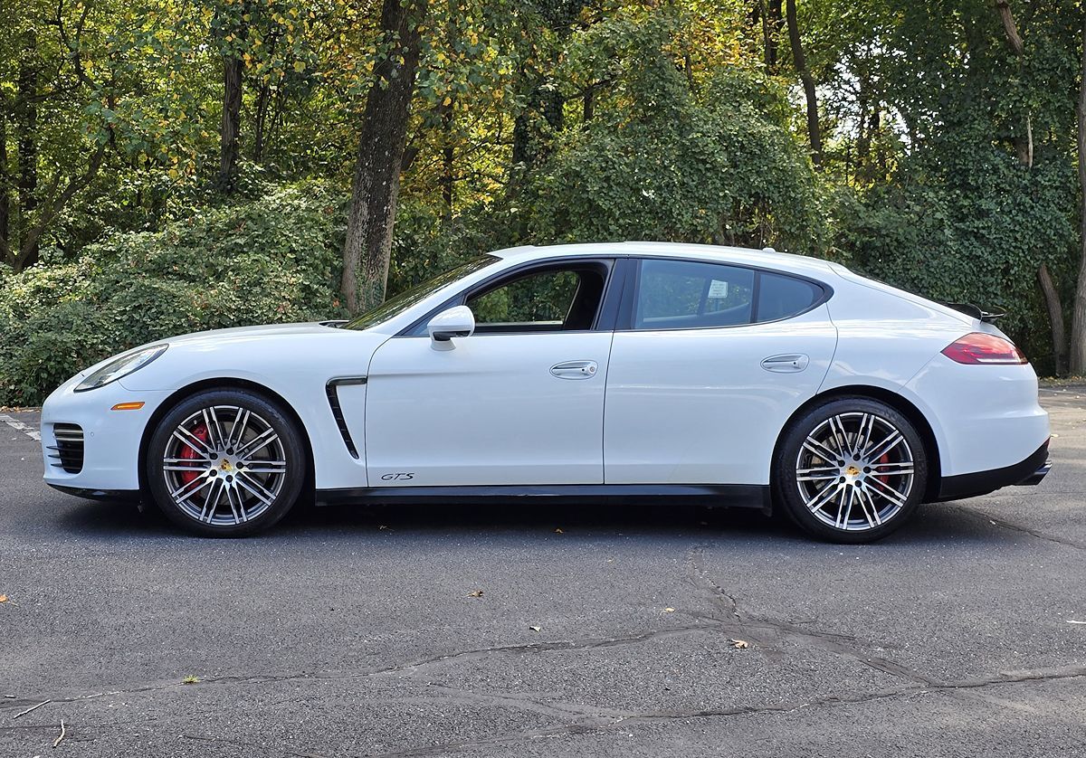 2016 Porsche Panamera GTS - Photo 3