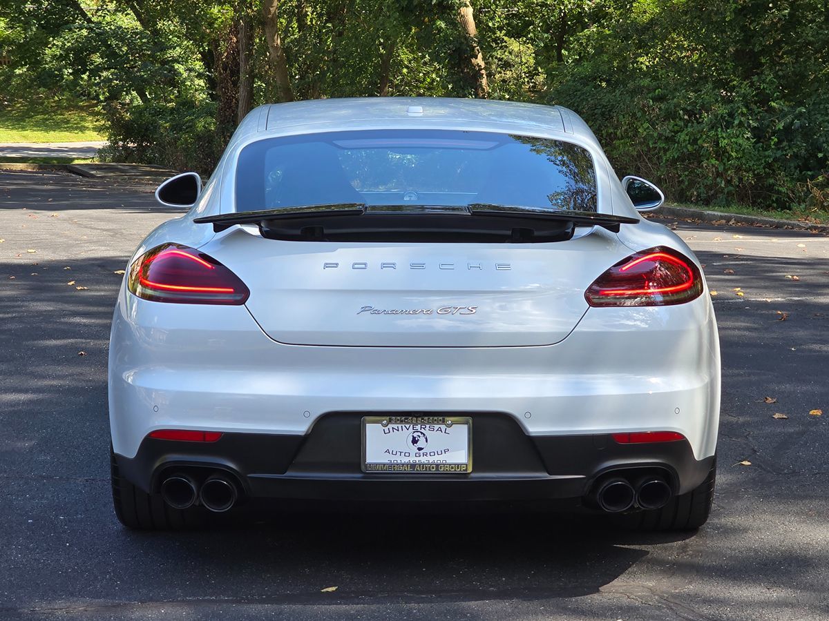 2016 Porsche Panamera GTS - Photo 5