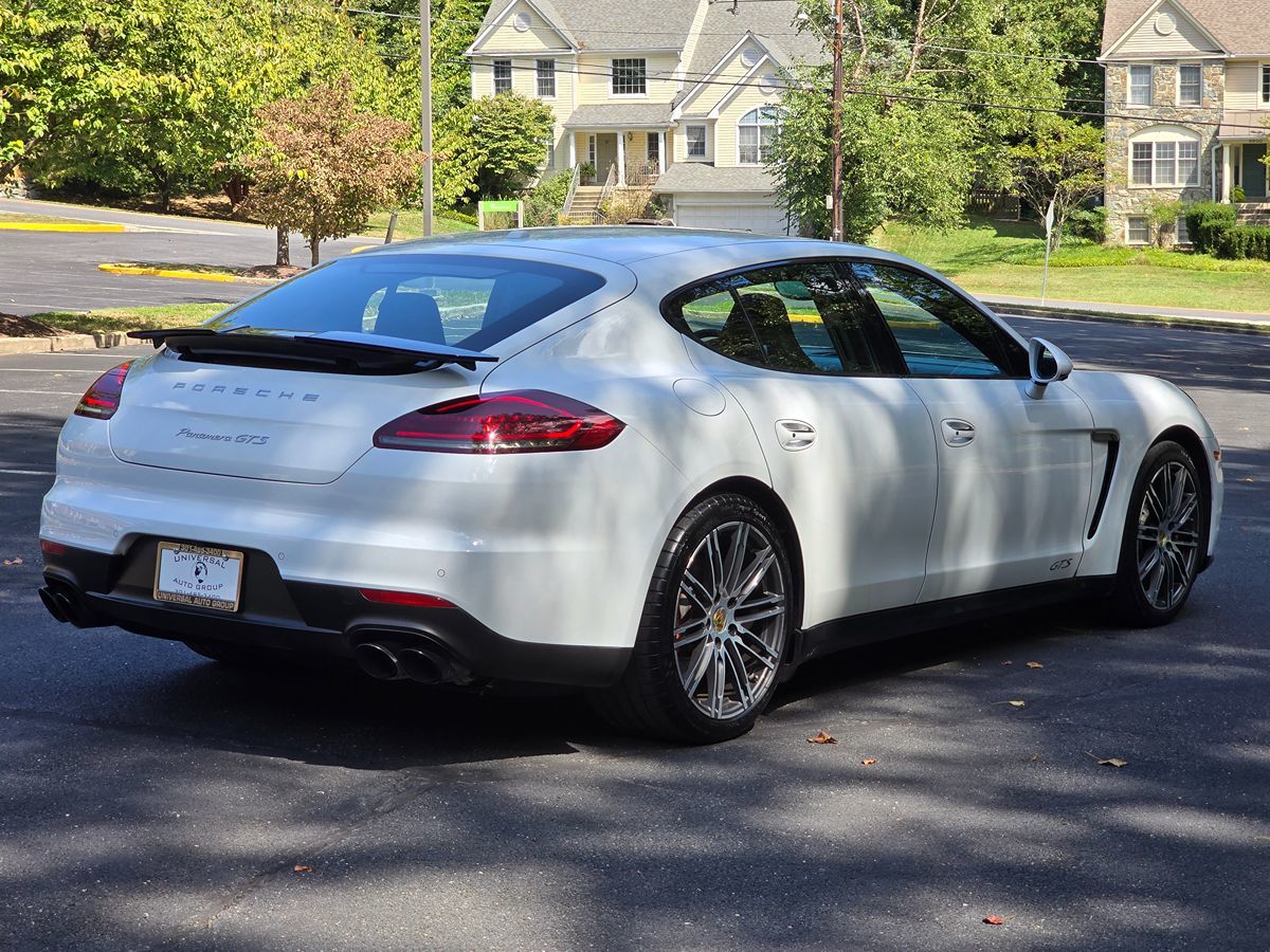 2016 Porsche Panamera GTS - Photo 6