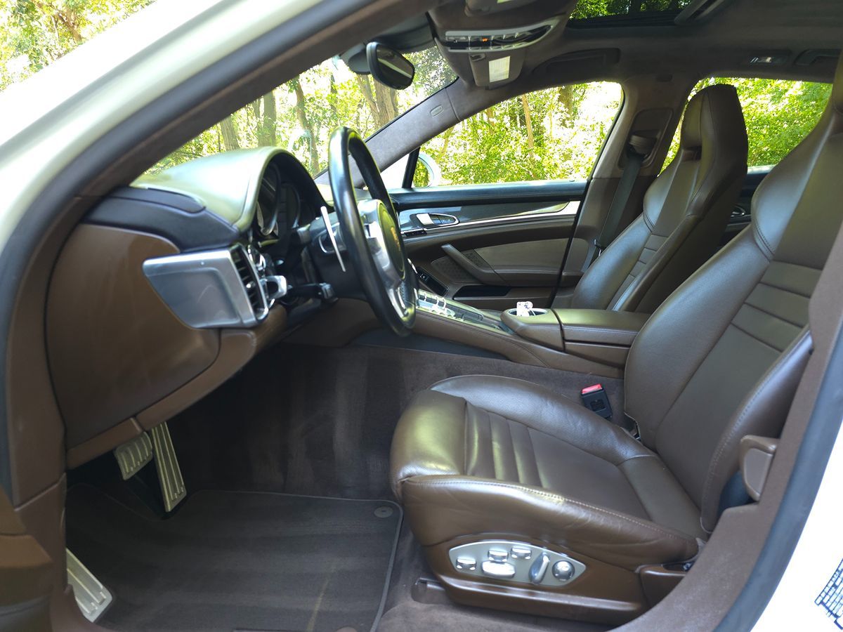 2016 Porsche Panamera GTS - Photo 12