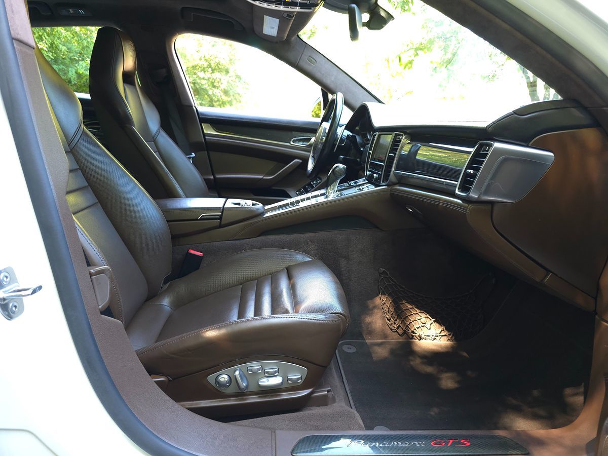 2016 Porsche Panamera GTS - Photo 21