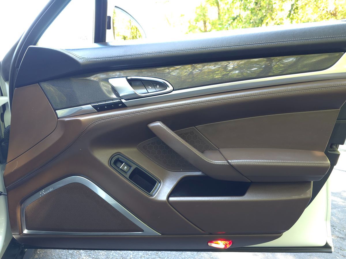 2016 Porsche Panamera GTS - Photo 23