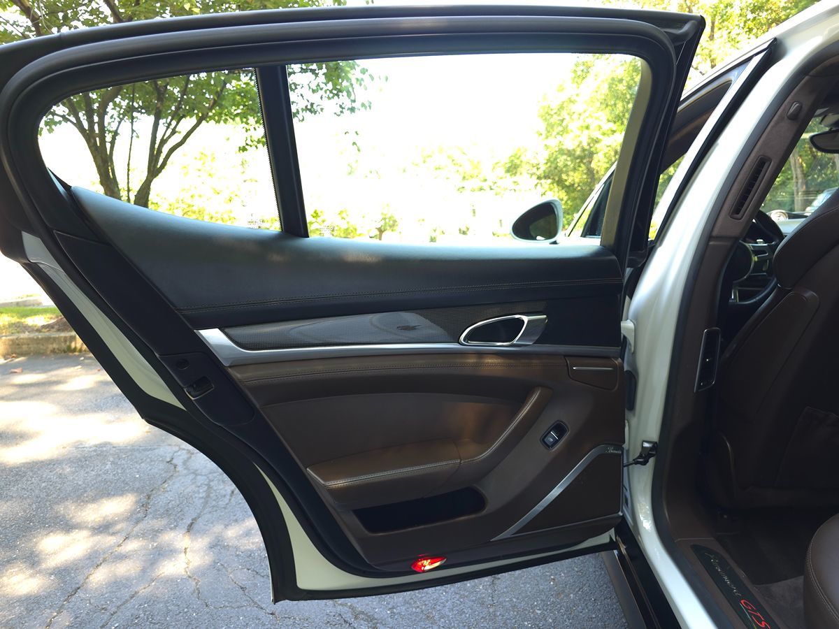 2016 Porsche Panamera GTS - Photo 25