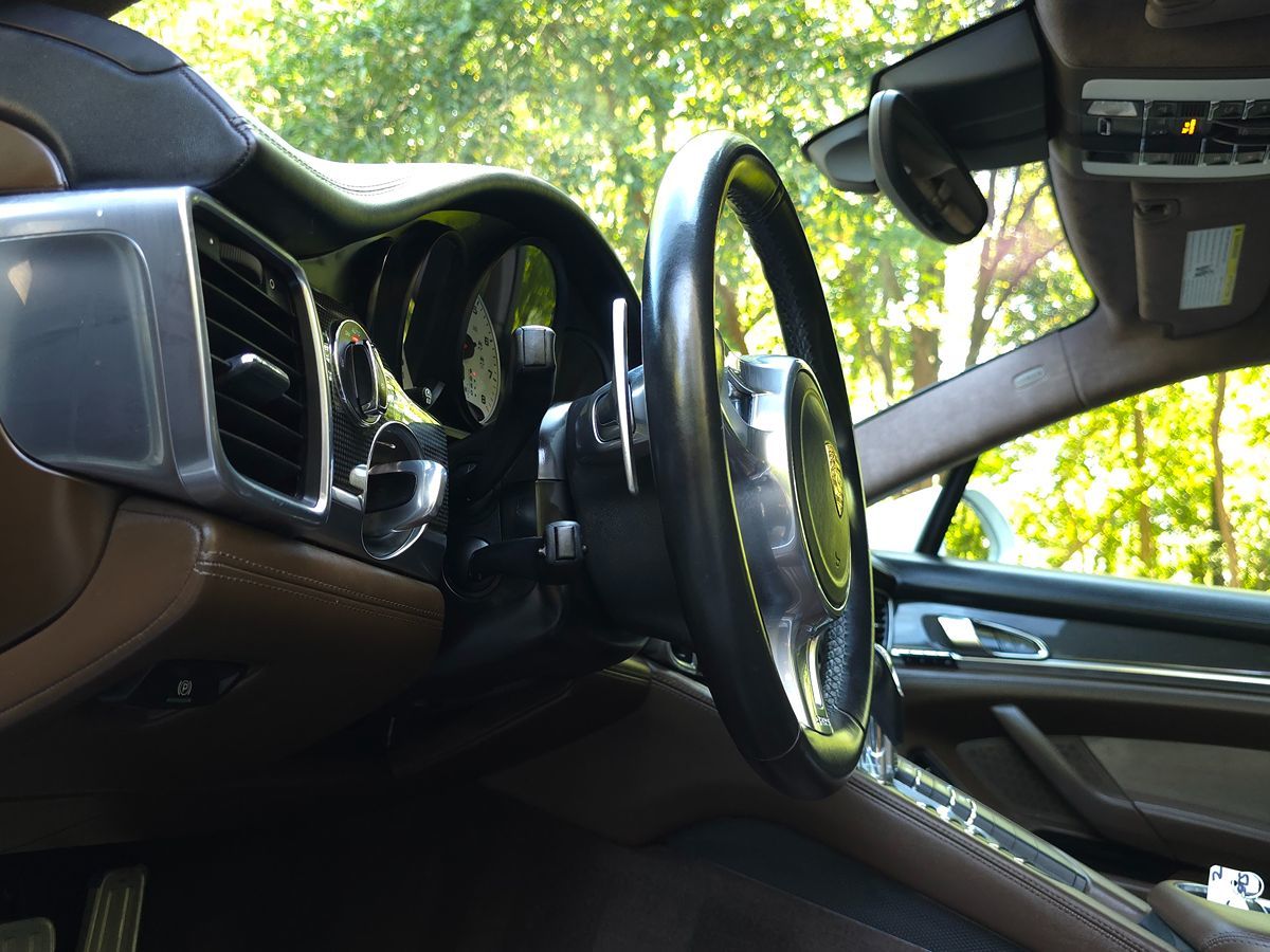 2016 Porsche Panamera GTS - Photo 30