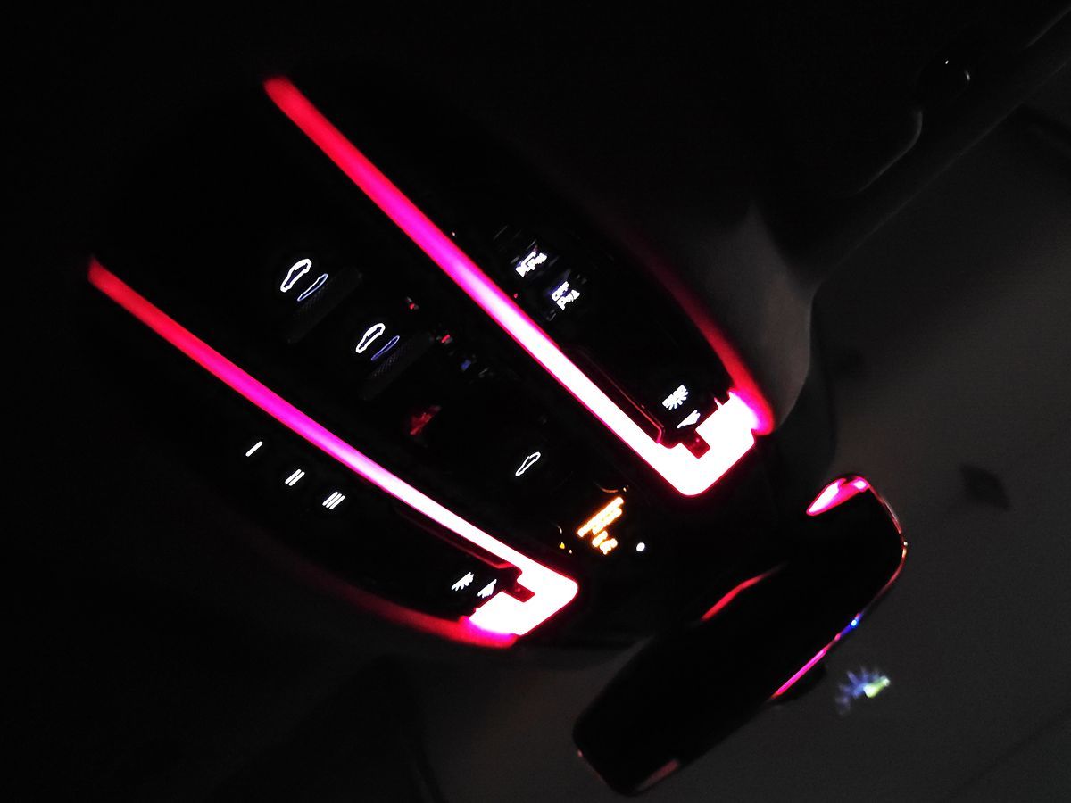 2018 Porsche Panamera Turbo E-Hybrid Sport Turismo photo 50