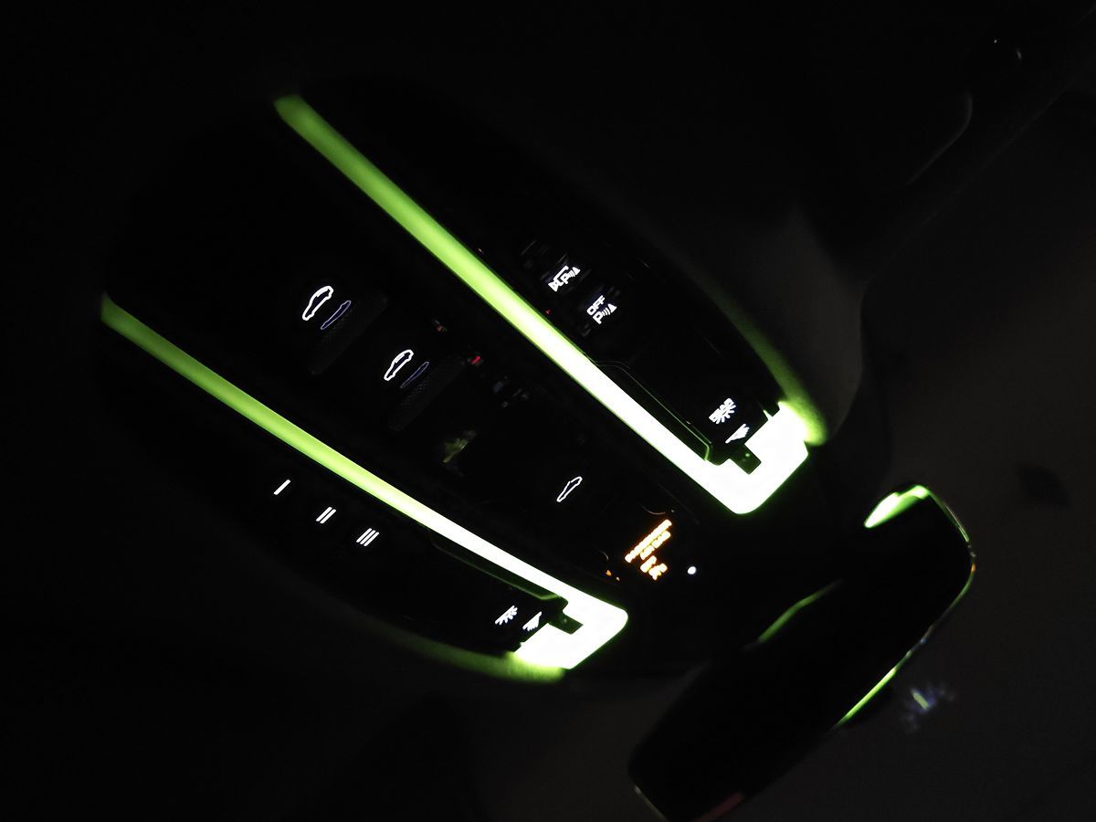 2018 Porsche Panamera Turbo E-Hybrid Sport Turismo photo 52