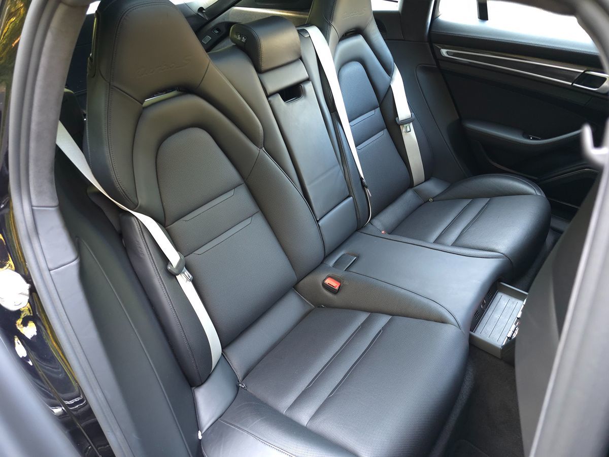 2018 Porsche Panamera Turbo E-Hybrid Sport Turismo photo 18