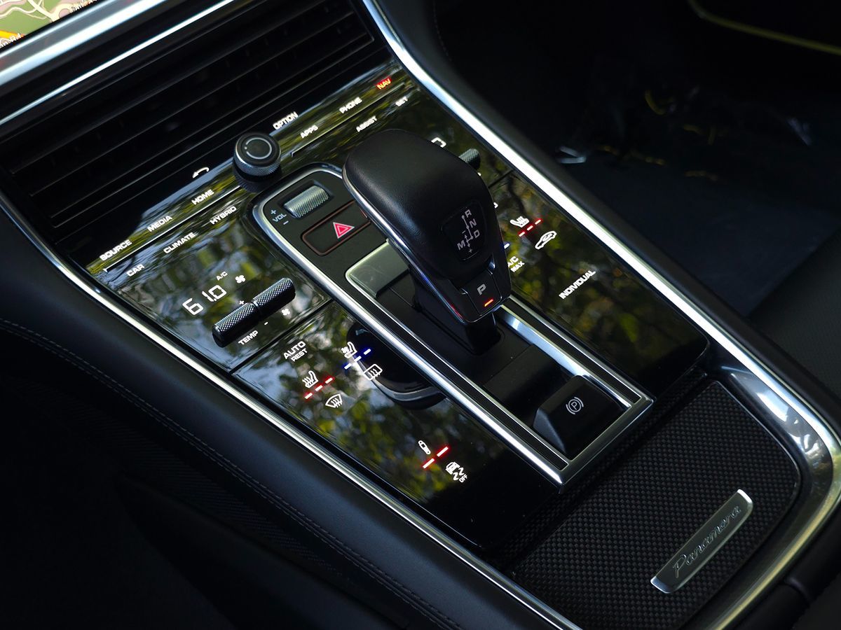 2018 Porsche Panamera Turbo E-Hybrid Sport Turismo photo 49
