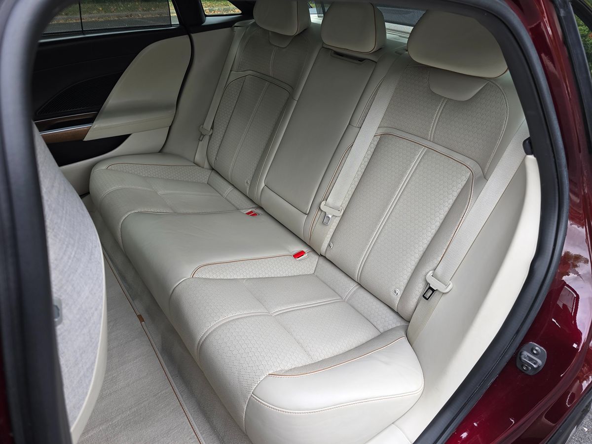 2022 Lucid Air Grand Touring photo 16