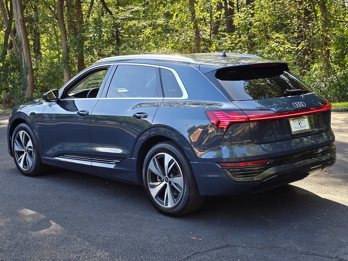 2024 Audi Q8 E-tron Premium Plus photo 4
