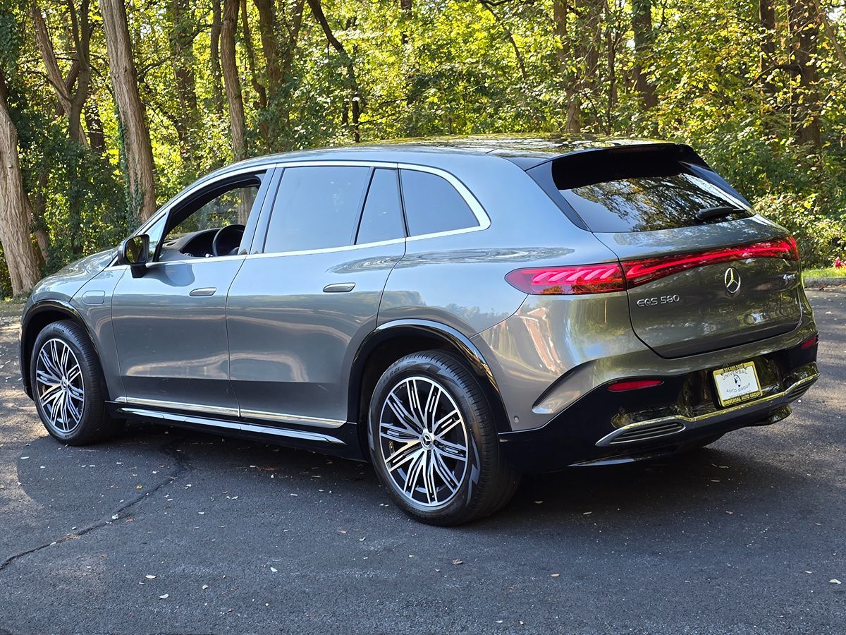 2023 Mercedes Benz EQS SUV 580 4MATIC photo 4