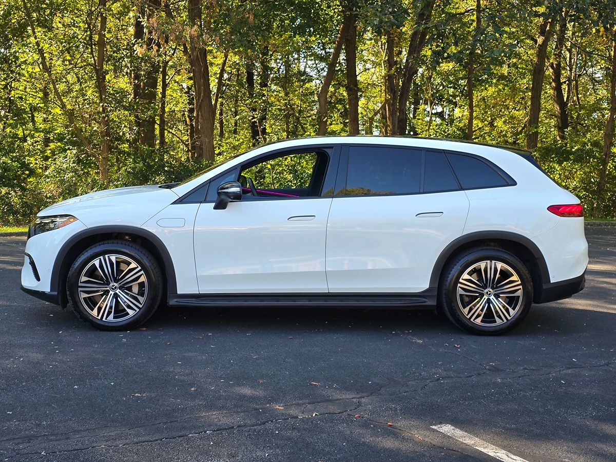 2023 Mercedes Benz EQS SUV 450 photo 3