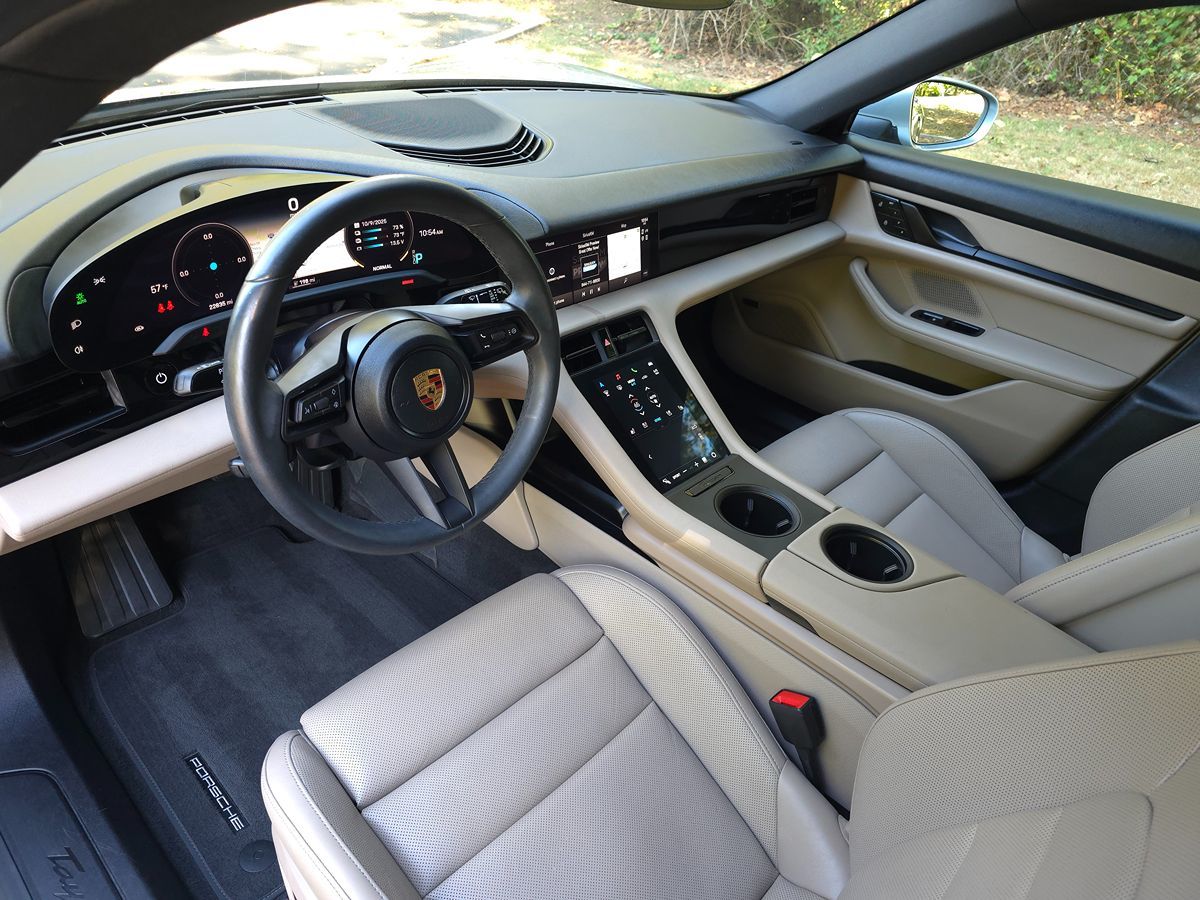 2023 Porsche Taycan 4 Cross Turismo photo 3
