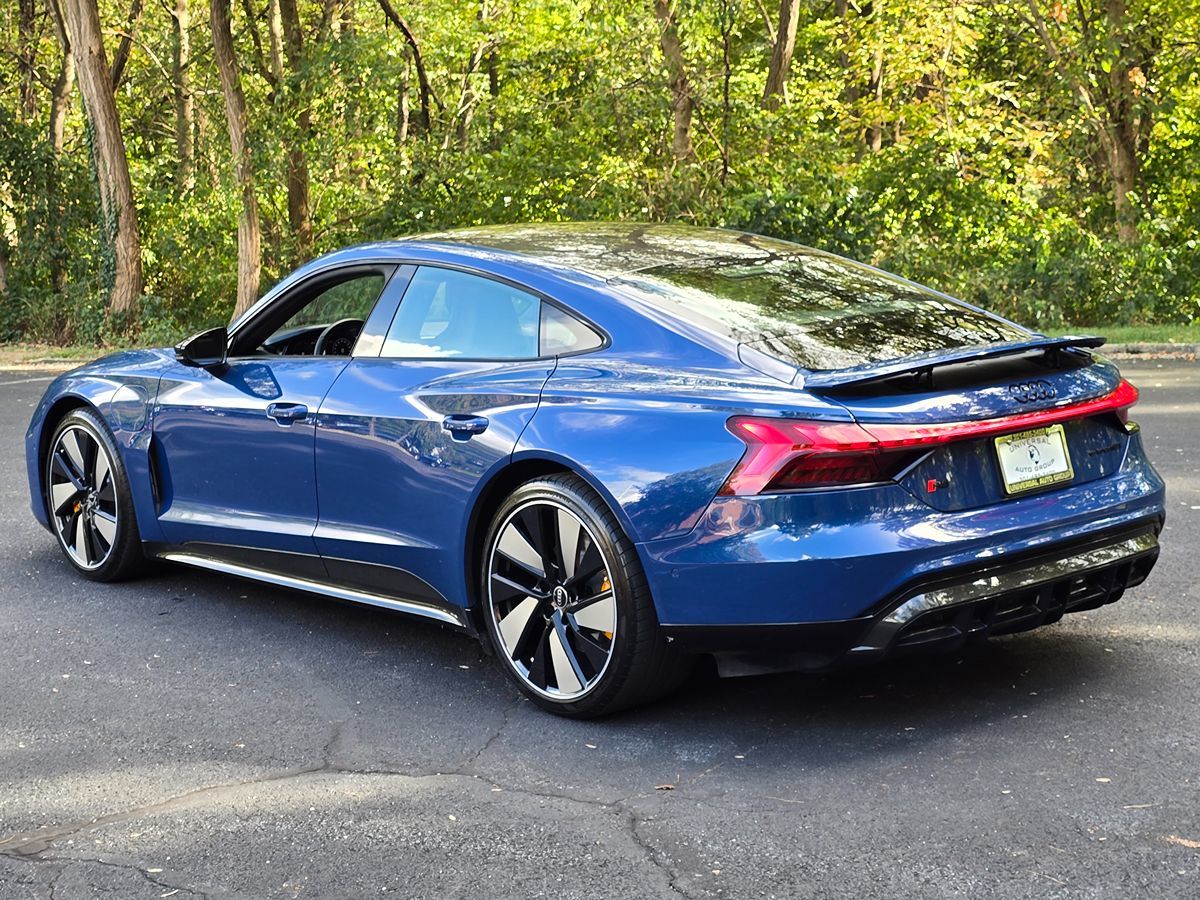 2022 Audi RS e-tron GT Base photo 4