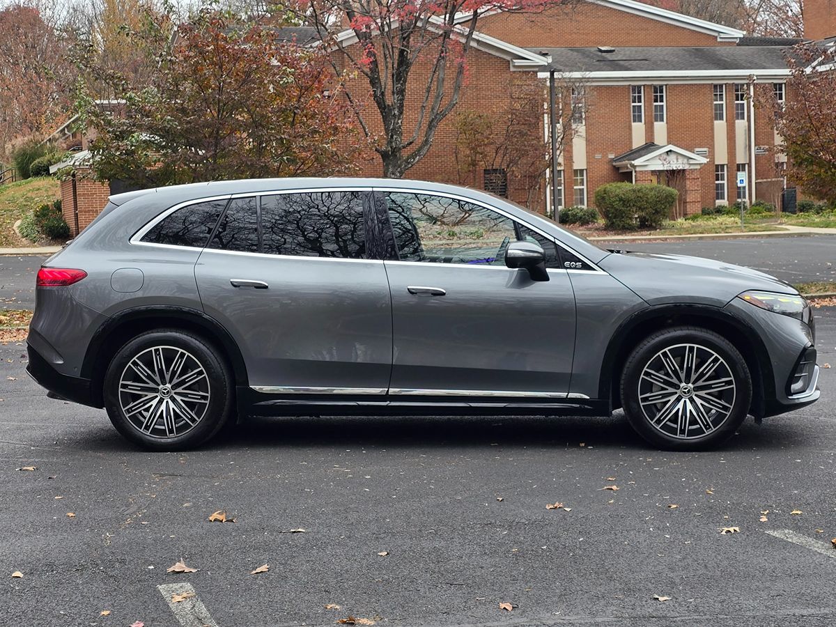 2023 Mercedes Benz EQS SUV 580 4MATIC photo 4