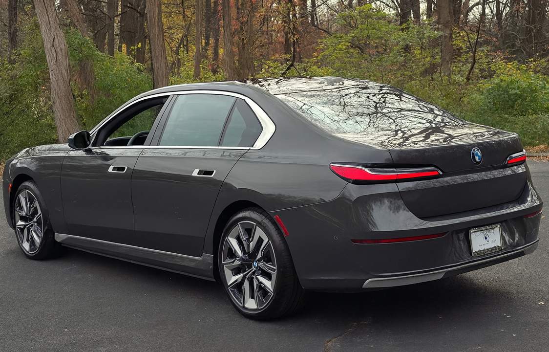 2024 Bmw i7 xDrive60 photo 2