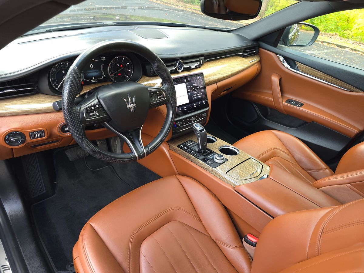 2022 Maserati Quattroporte Base GT photo 2