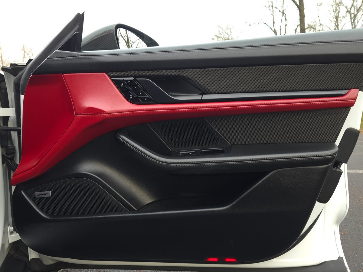 2020 Porsche Taycan Turbo - Photo 24