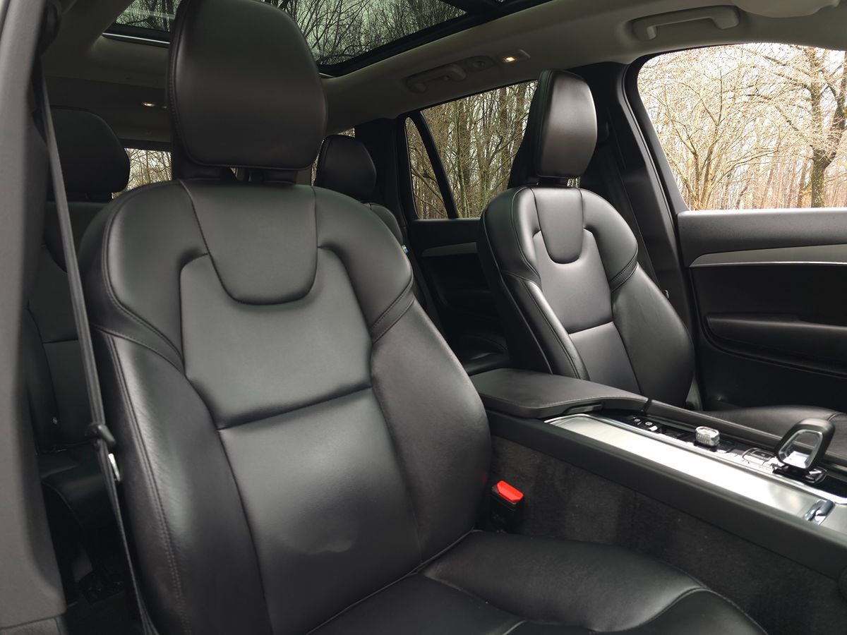 Volvo XC90 photo 26