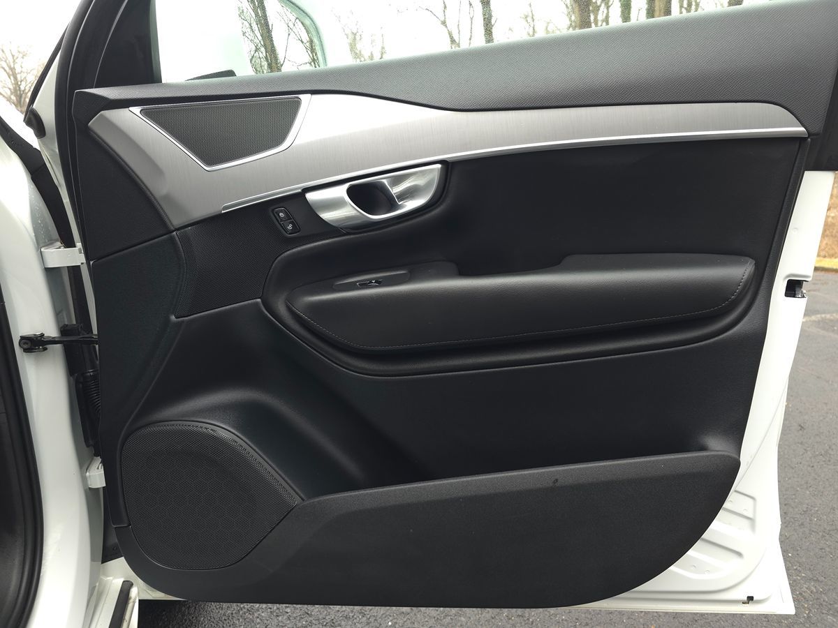 Volvo XC90 photo 29
