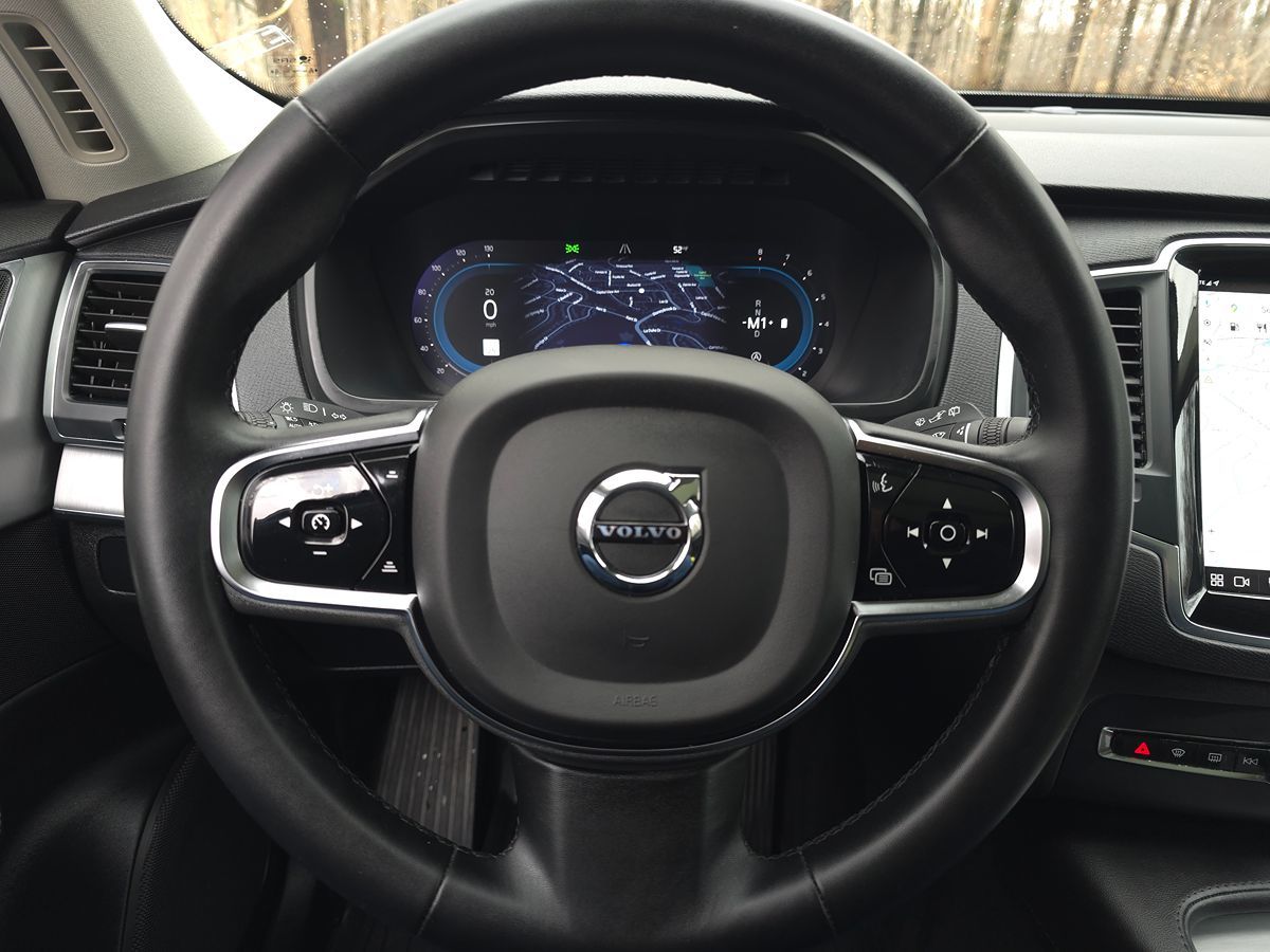 Volvo XC90 photo 34