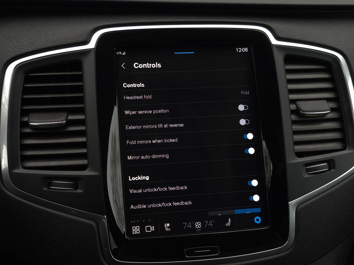 Volvo XC90 photo 46