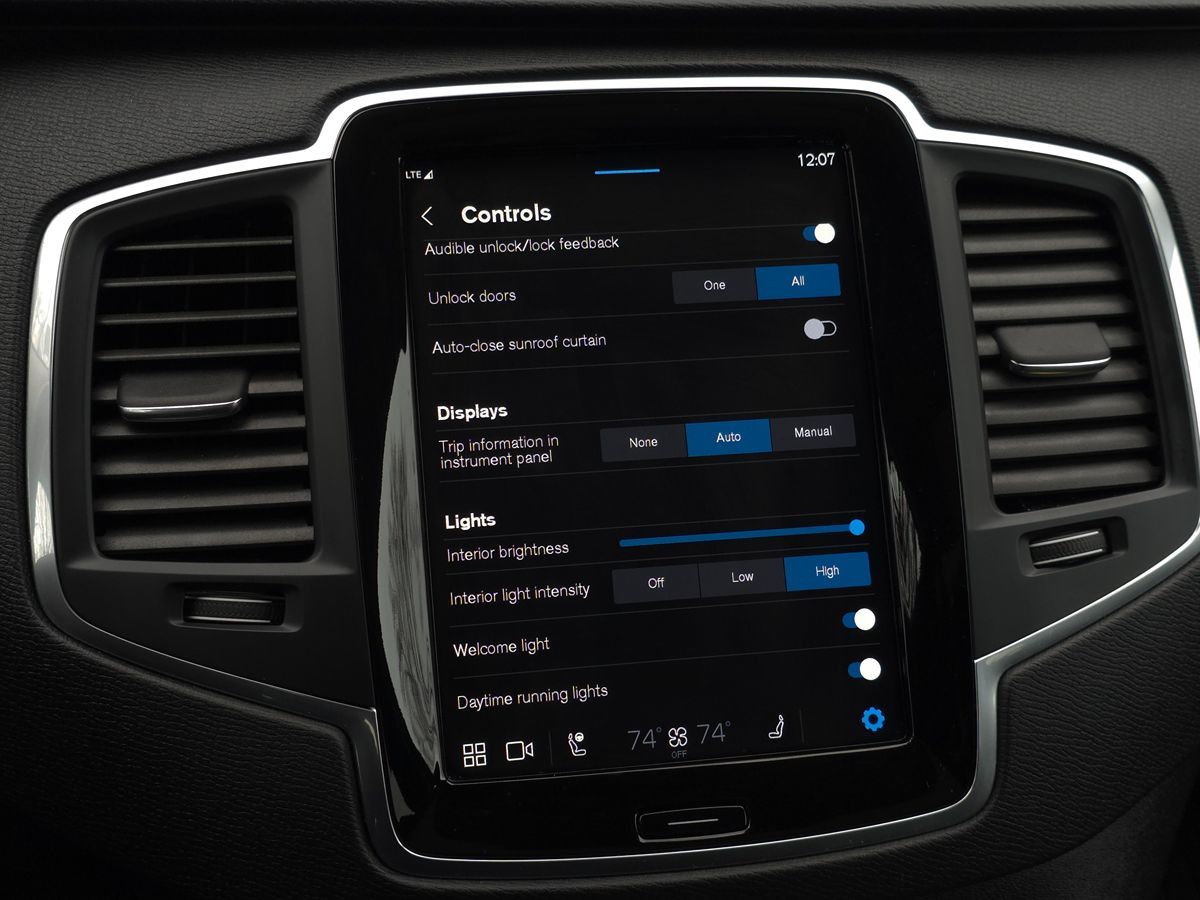 Volvo XC90 photo 47