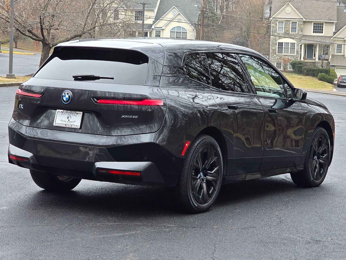 BMW iX photo 6