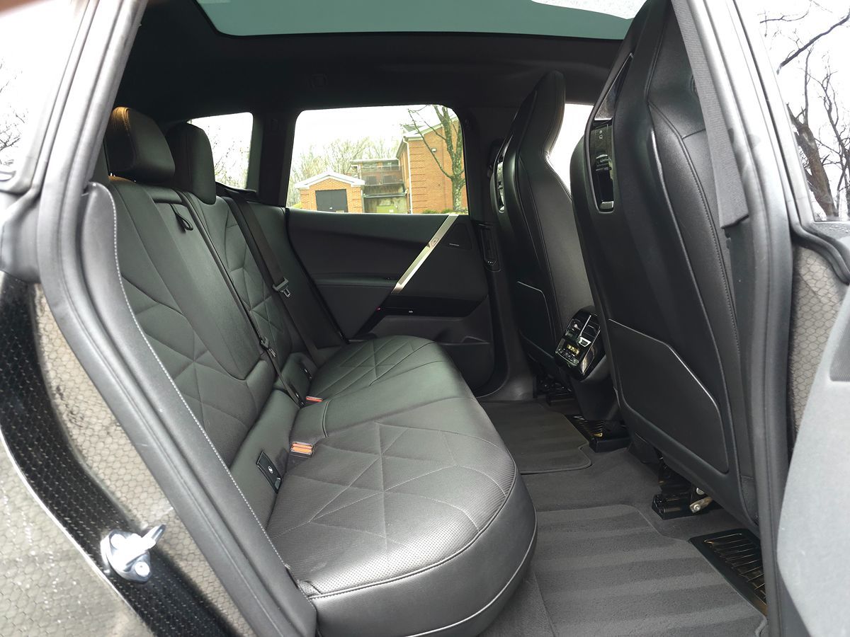 BMW iX photo 19