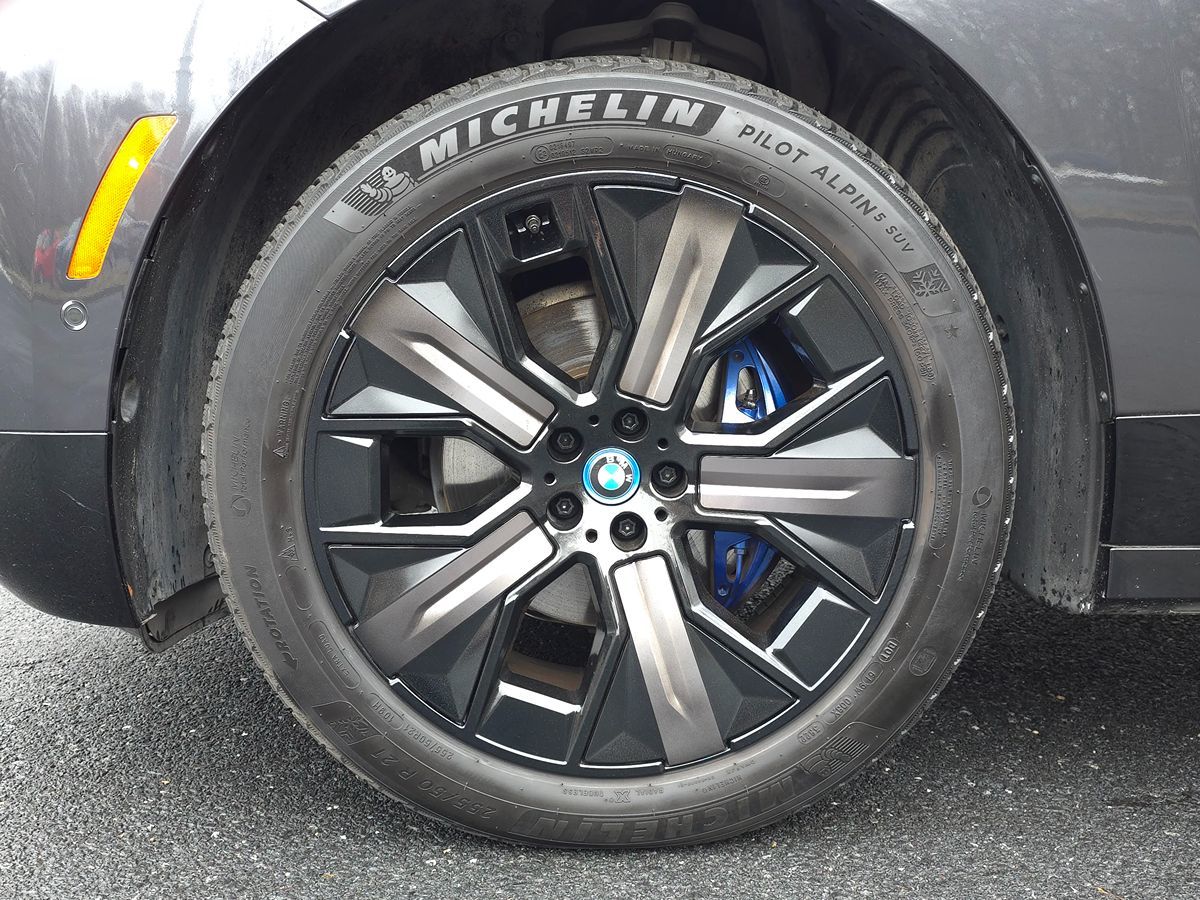 BMW iX photo 64