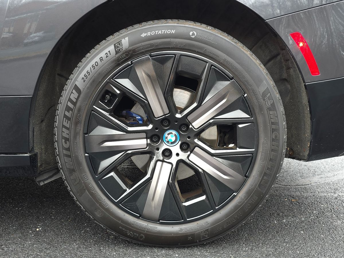 BMW iX photo 65