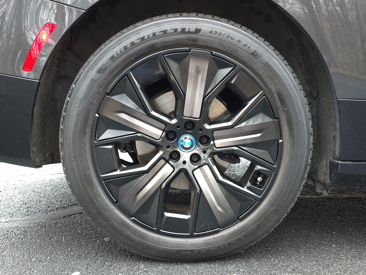 BMW iX photo 66