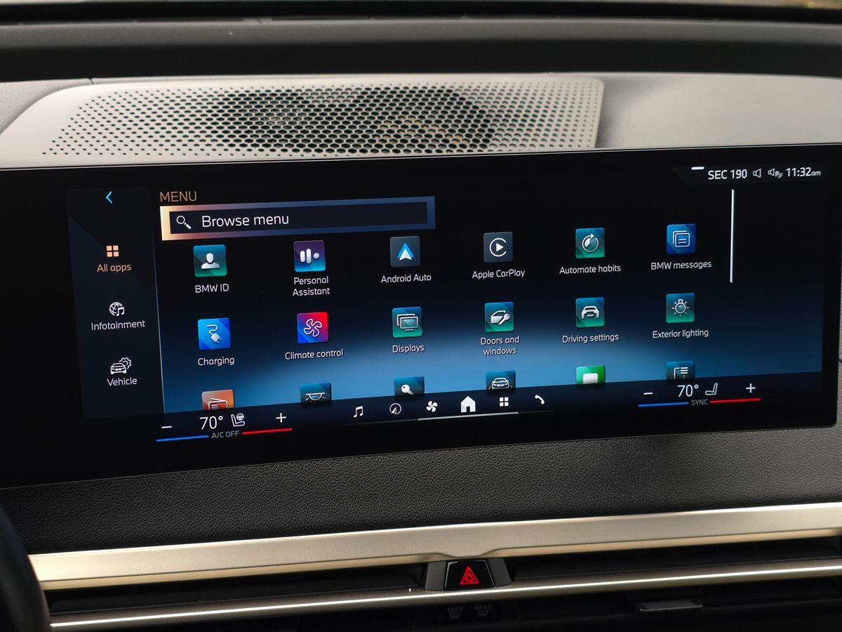 BMW iX photo 36