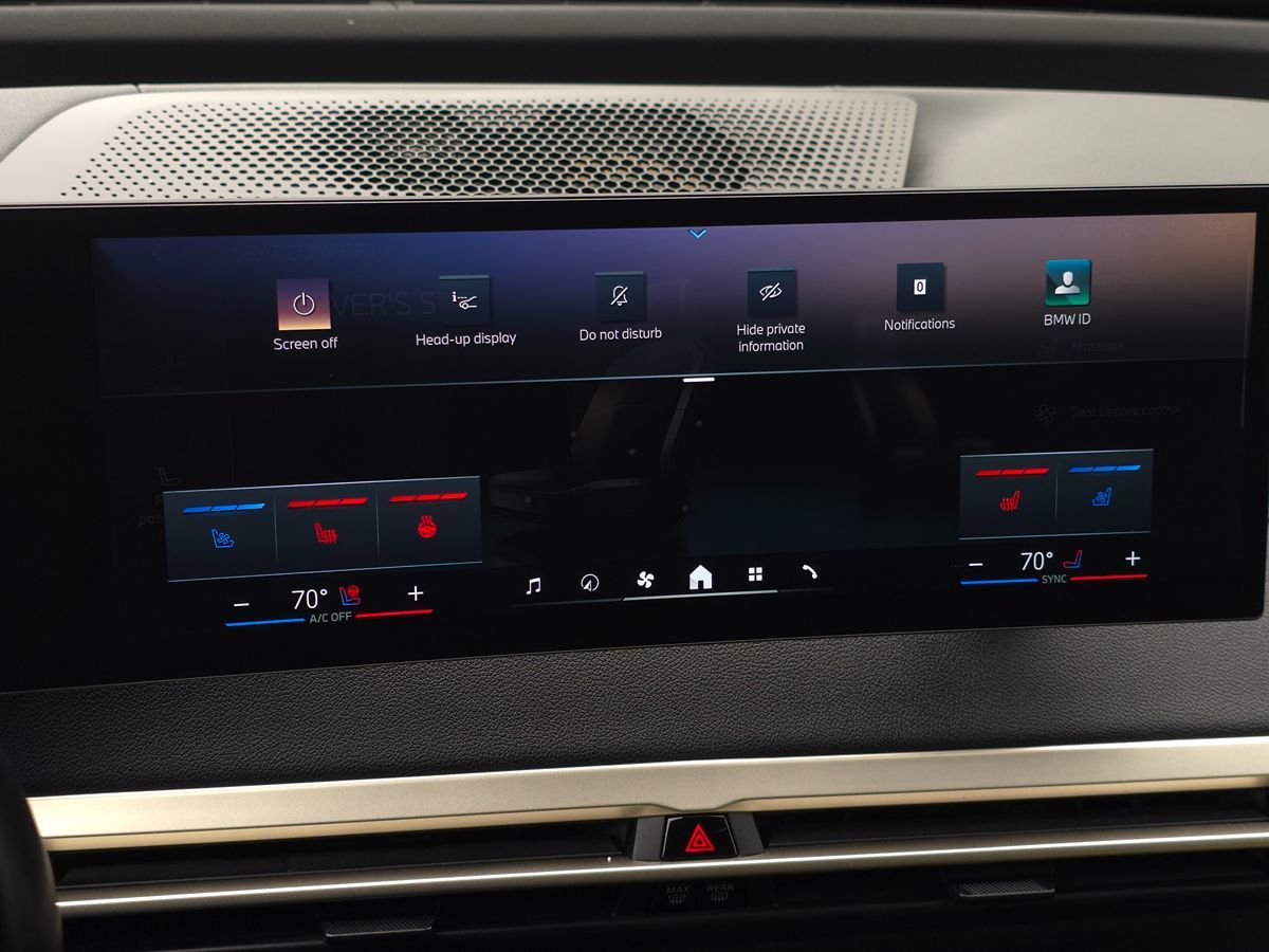BMW iX photo 39