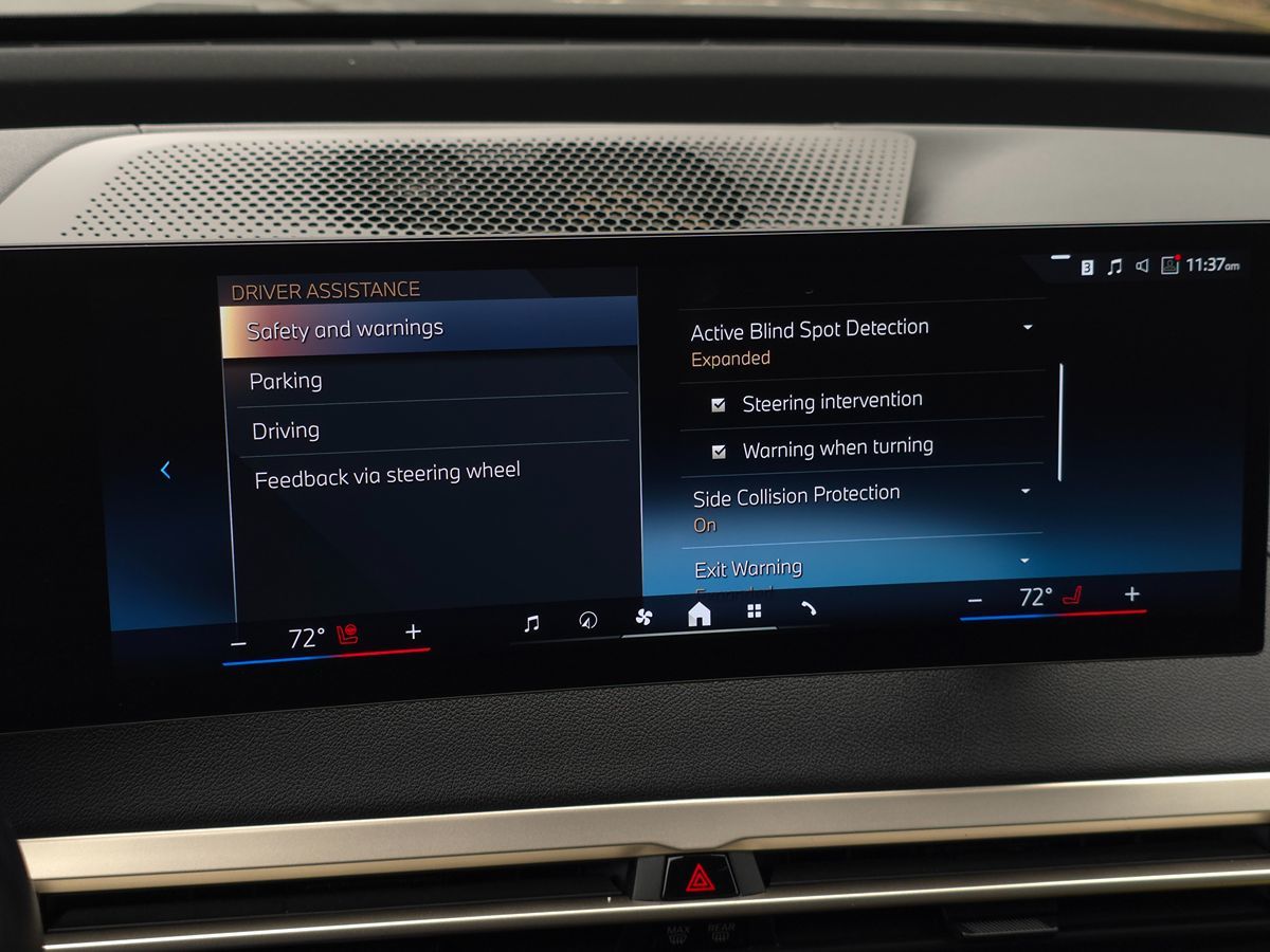 BMW iX photo 47