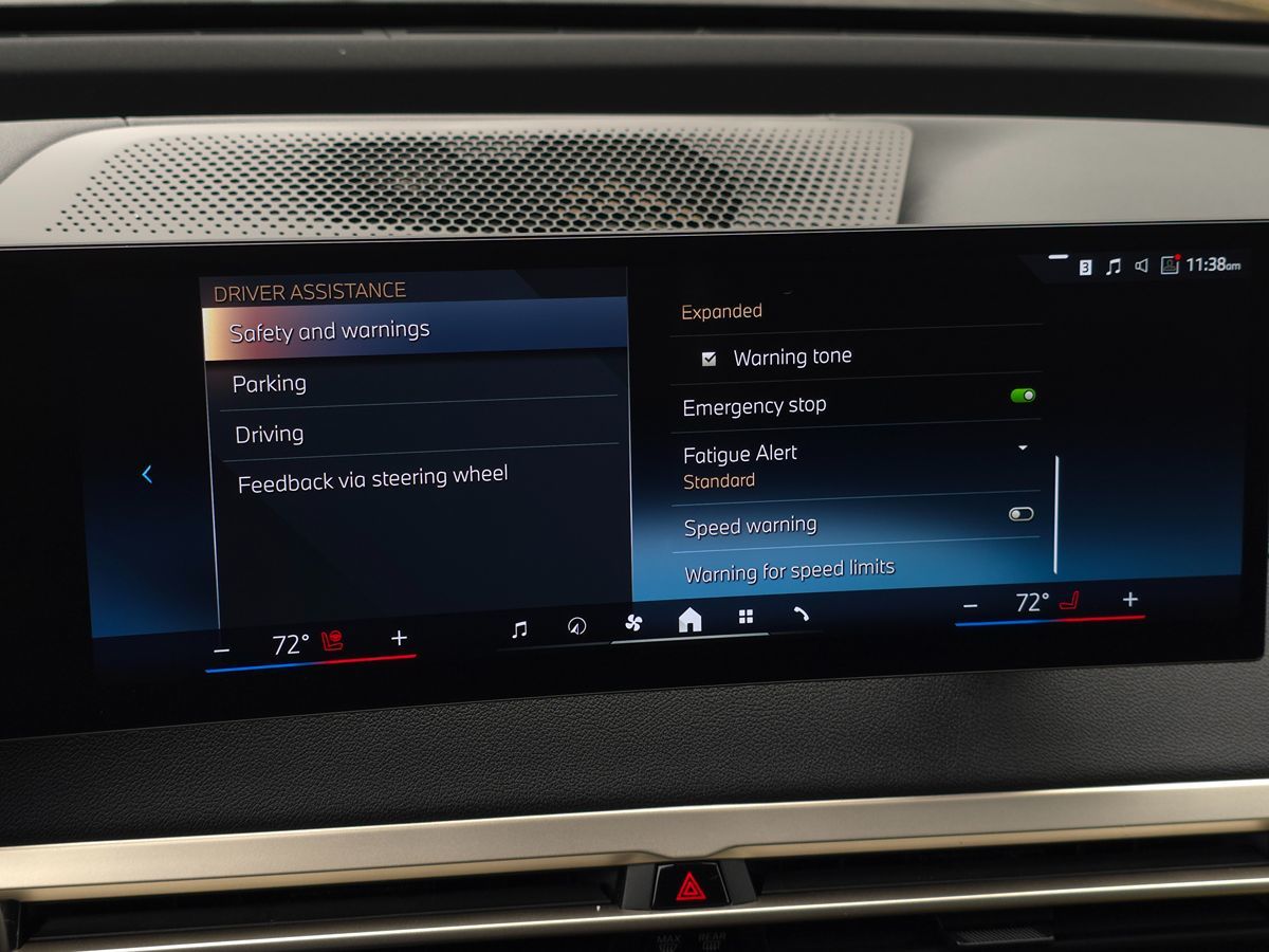BMW iX photo 49