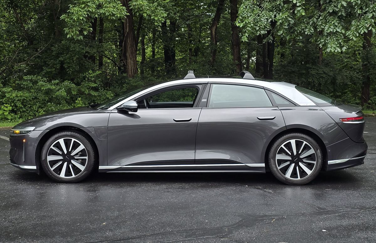 Lucid Air photo 3