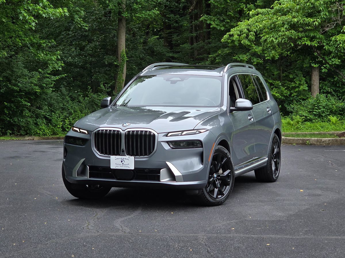 2025 BMW X7 xDrive40i's photo