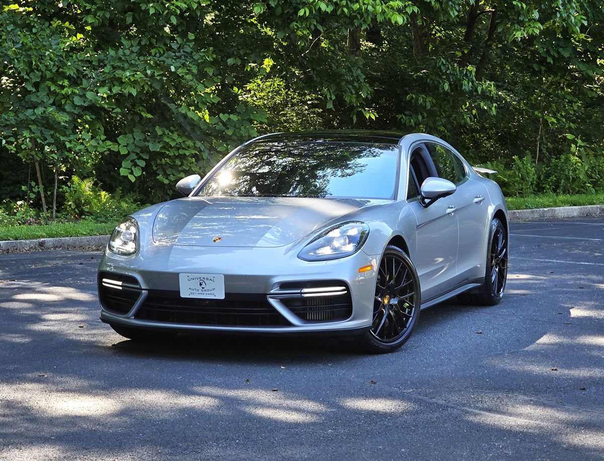2018 Porsche Panamera Turbo's photo