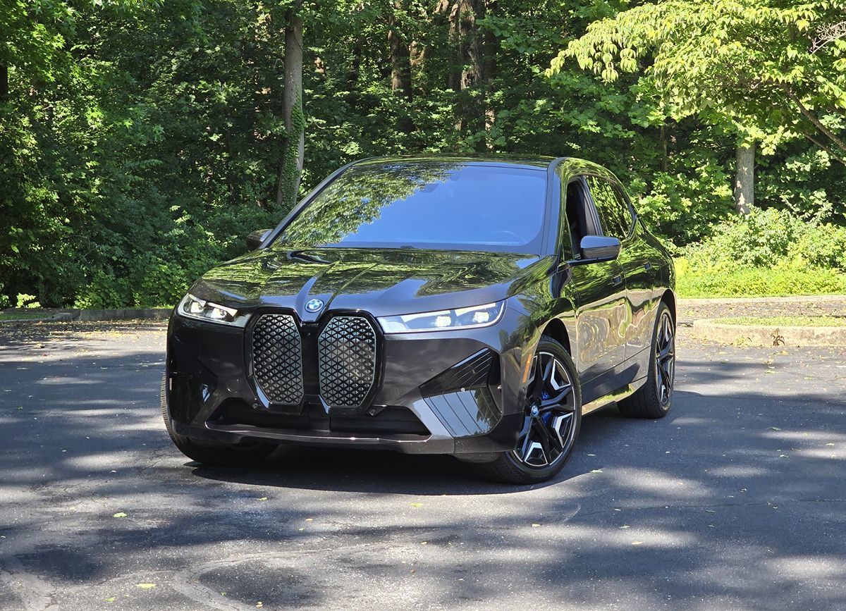 Gray (Dark Graphite Metallic) 2024 BMW iX xDrive50 AWD SUV / Crossover All-Wheel Drive Automatic